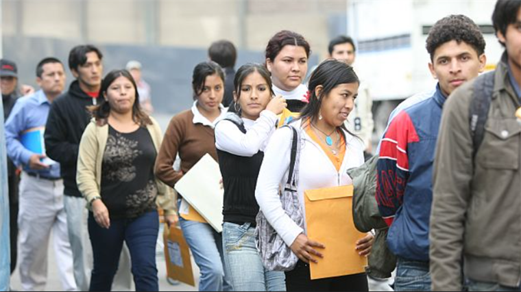 Los jóvenes trabajan más de lo que se cree