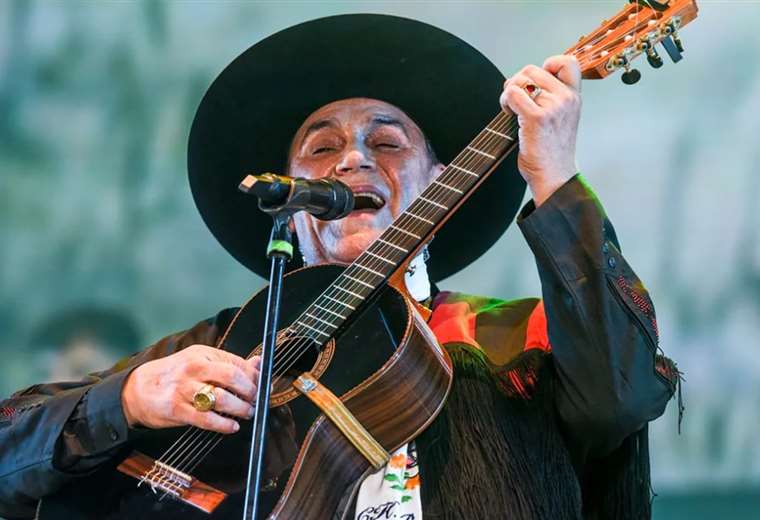 El Chaqueño Palavecino celebra 40 años en su tour por Bolivia