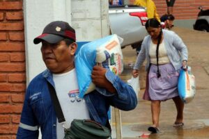 La Paz: Emapa alista la venta de arroz en puntos móviles, ante largas filas en tiendas