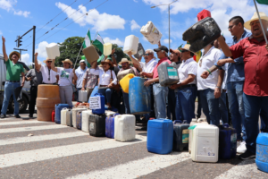 Sectores productivos exigen la liberación de importación y comercialización de carburantes