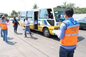 El sindicato de choferes más numeroso de Santa Cruz subirá el pasaje a Bs 3 desde el miércoles, si el municipio no los atiende