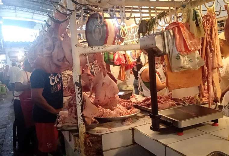 Carniceros minoristas no acatan el paro, denuncian a los mayoristas por acoso y piden garantías al Concejo para vender carne