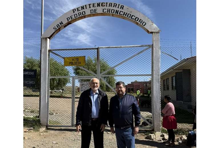 Camacho recibe visita de líderes opositores en víspera de la Nochebuena