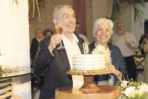 Alcides Parejas celebró 80 años en una fiesta única