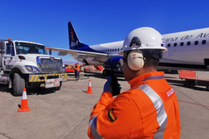 Después del reclamo de IATA, Gobierno afirma que cobro de combustible de aviación será en bolivianos